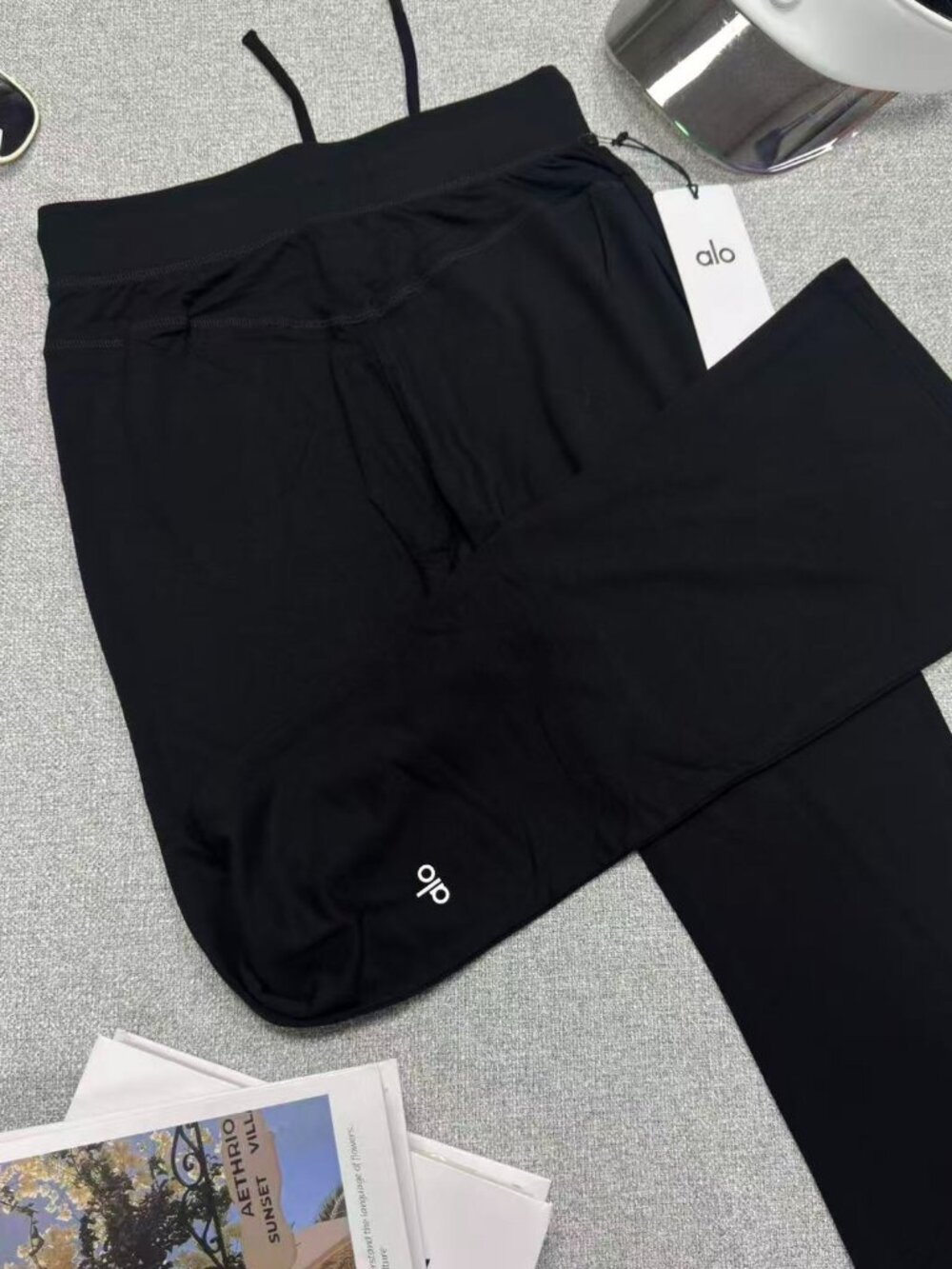 Alo Yoga😉Sway Bootcut Sweatpant Black NWT Long-Leg - Picture 3 of 6